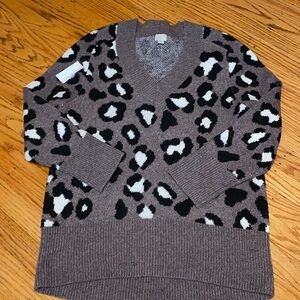 A new day size small leopard sweater nwt
